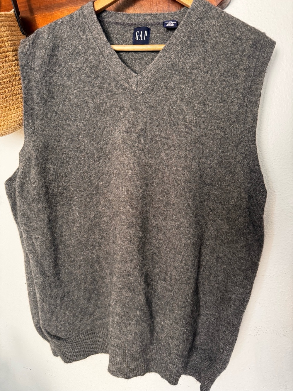Vintage Gap 100% Lambswool Gray V-Neck Sweater Vest XXL